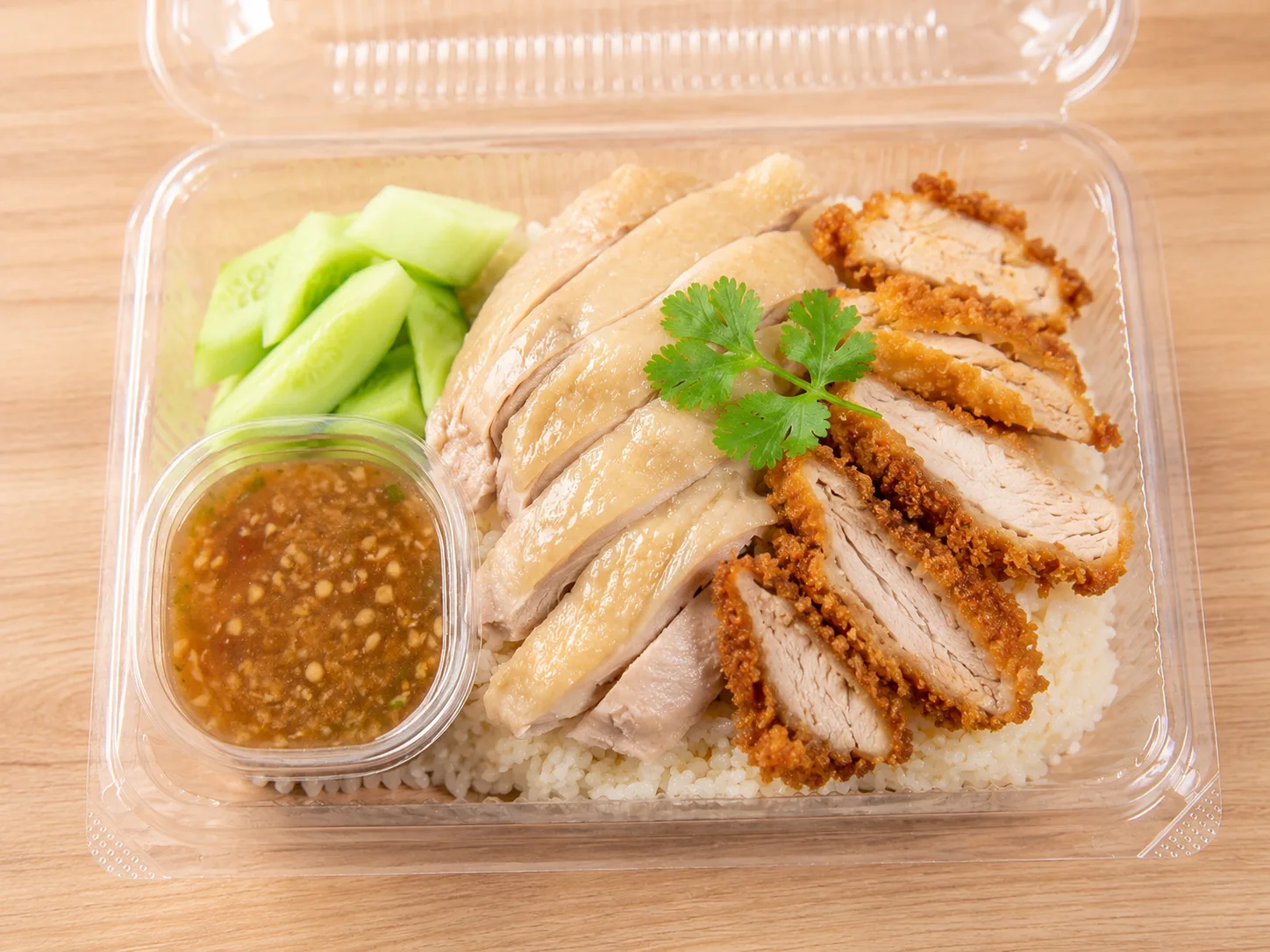 ข้าวมันไก่ต้มผสมไก่ทอด